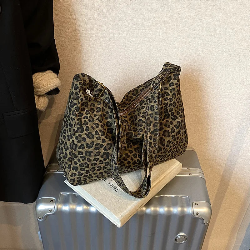 Trendy Casual Soft Textile Women's Shoulder Bag Large Capacity Leopard Print Female Retro Crossbody Bag For Commute Outings Quick Pick Grocers