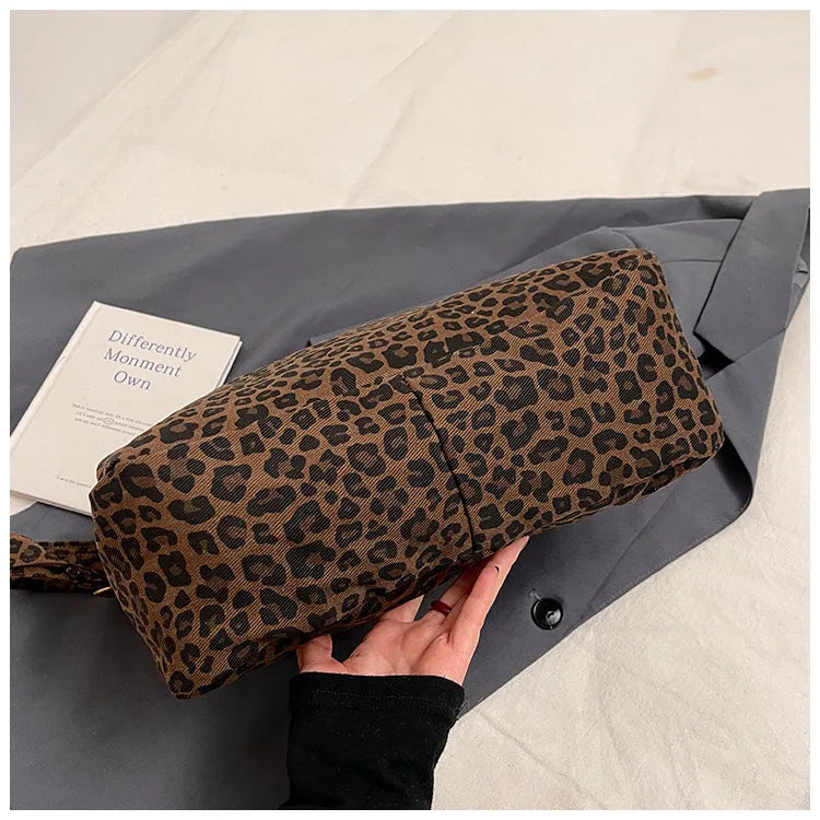 Trendy Casual Soft Textile Women's Shoulder Bag Large Capacity Leopard Print Female Retro Crossbody Bag For Commute Outings Quick Pick Grocers