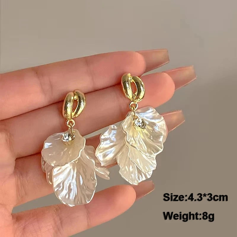 Pure White Women's Dangle Earrings Blooming Flower Acrylic Enamel Butterfly Imitation Pearl Heart Hanging Earrings Elegant brinc Econic Blanks