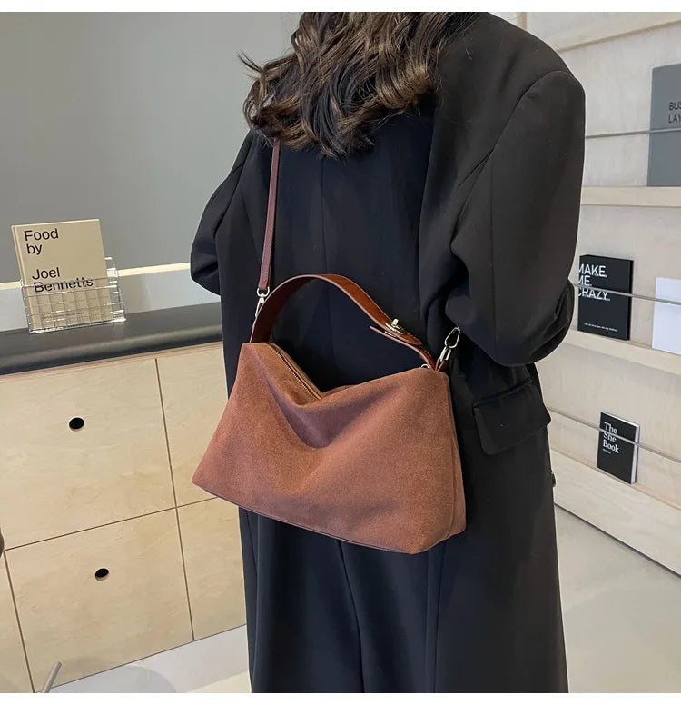 Advanced Retro Bag for Women's 2026 New Textured Frosted Shoulder Bag with Large Capacity Crossbody Commuting Tote Bag Quick Pick Grocers