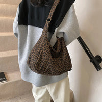 Trendy Casual Soft Textile Women's Shoulder Bag Large Capacity Leopard Print Female Retro Crossbody Bag For Commute Outings Quick Pick Grocers