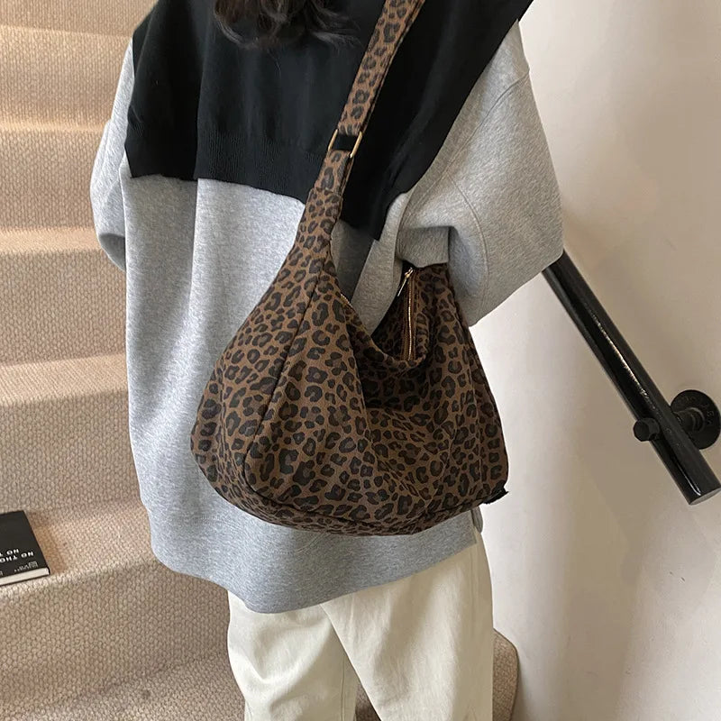 Trendy Casual Soft Textile Women's Shoulder Bag Large Capacity Leopard Print Female Retro Crossbody Bag For Commute Outings Quick Pick Grocers