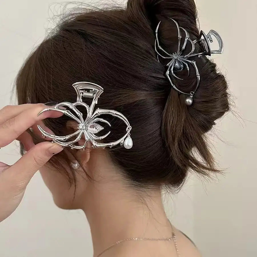 Women's Y2K Sweet Personalized Hair Clip Rhinestone Imitation Pearl Alloy Metal Skull Spider Claw Design for Daily Use Quick Pick Grocers