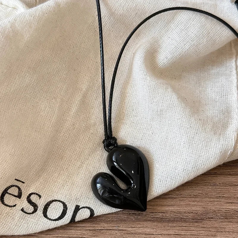 LATS Red Heart Pendant Necklace Vintage 80s Aesthetic Love Inspired Choker New Fashion Romantic Heart Necklace for Women Quick Pick Grocers