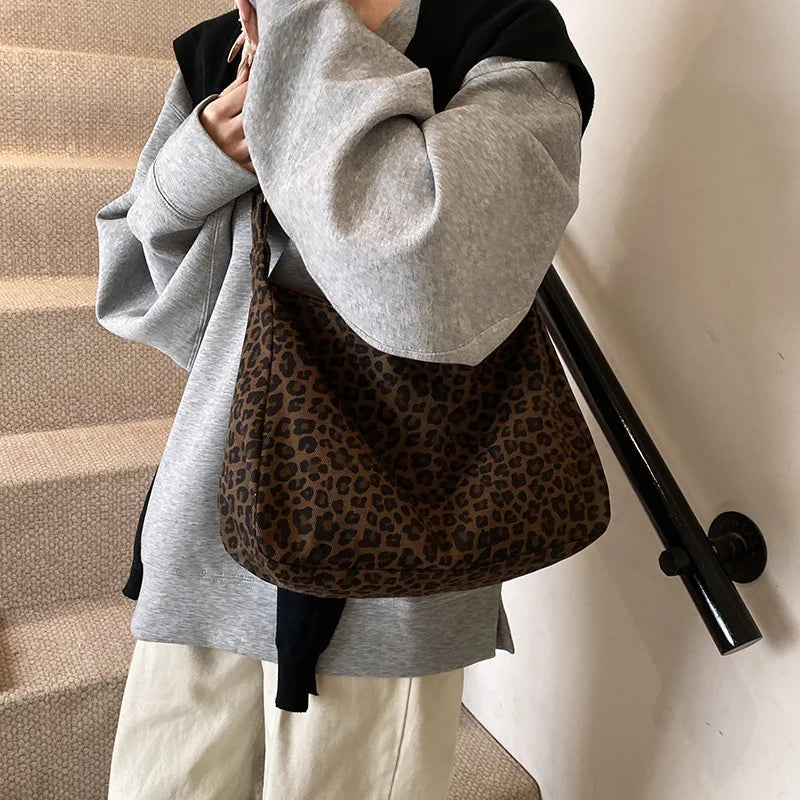 Trendy Casual Soft Textile Women's Shoulder Bag Large Capacity Leopard Print Female Retro Crossbody Bag For Commute Outings Quick Pick Grocers