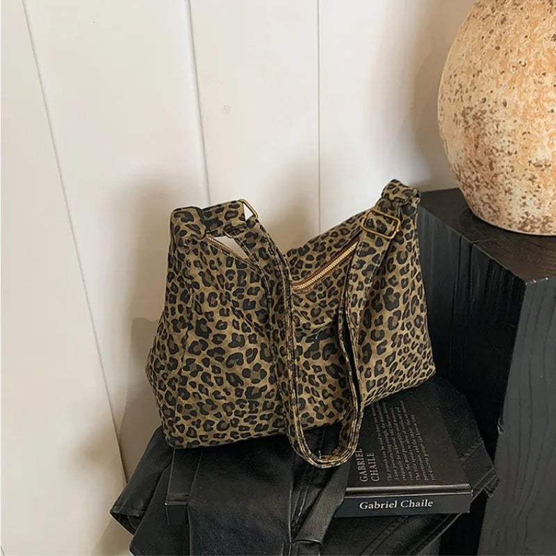 Trendy Casual Soft Textile Women's Shoulder Bag Large Capacity Leopard Print Female Retro Crossbody Bag For Commute Outings Quick Pick Grocers