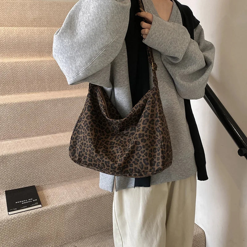 Trendy Casual Soft Textile Women's Shoulder Bag Large Capacity Leopard Print Female Retro Crossbody Bag For Commute Outings Quick Pick Grocers