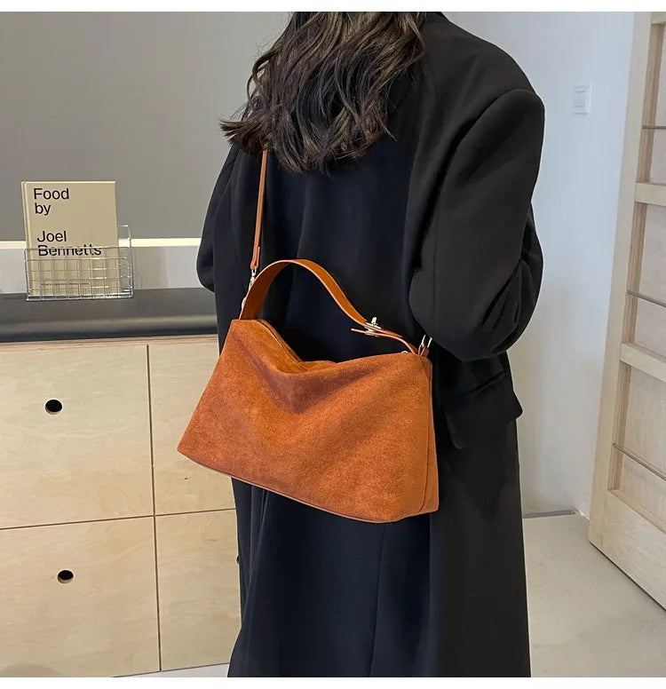 Advanced Retro Bag for Women's 2026 New Textured Frosted Shoulder Bag with Large Capacity Crossbody Commuting Tote Bag Quick Pick Grocers