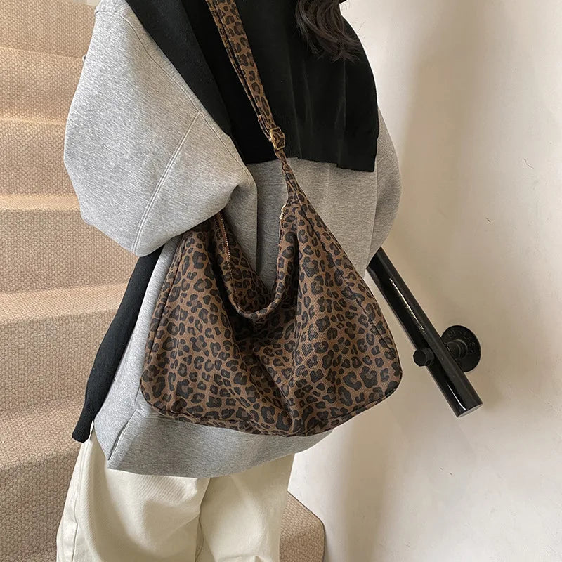 Trendy Casual Soft Textile Women's Shoulder Bag Large Capacity Leopard Print Female Retro Crossbody Bag For Commute Outings Quick Pick Grocers