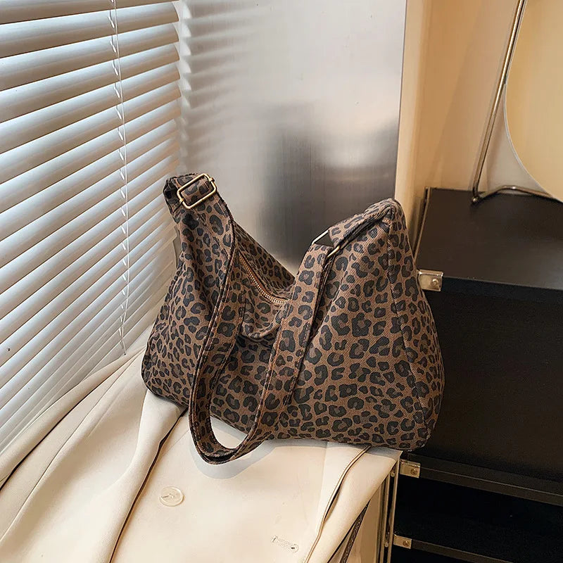 Trendy Casual Soft Textile Women's Shoulder Bag Large Capacity Leopard Print Female Retro Crossbody Bag For Commute Outings Quick Pick Grocers