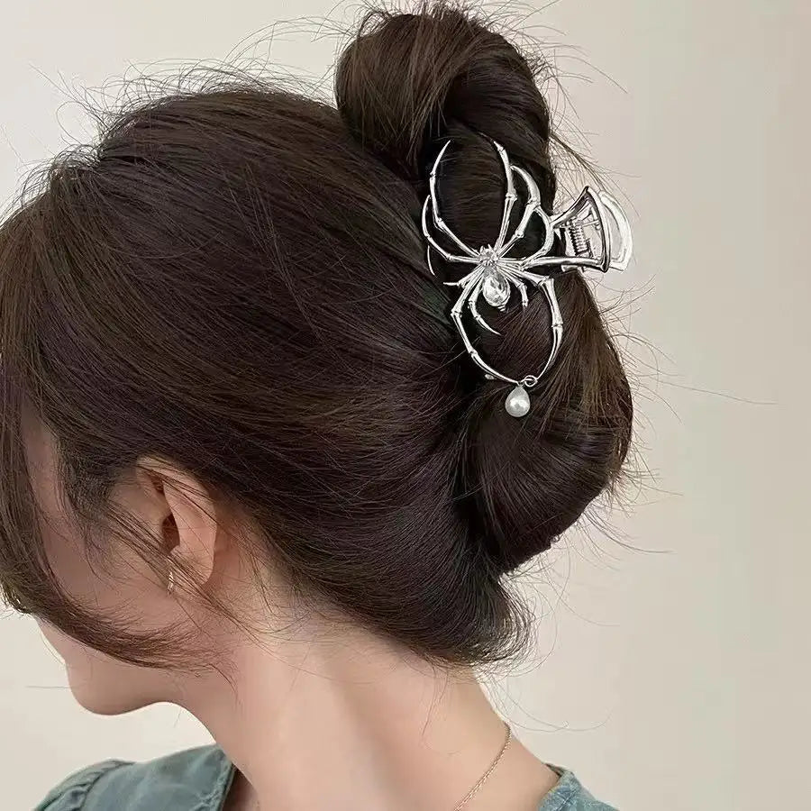 Women's Y2K Sweet Personalized Hair Clip Rhinestone Imitation Pearl Alloy Metal Skull Spider Claw Design for Daily Use Quick Pick Grocers