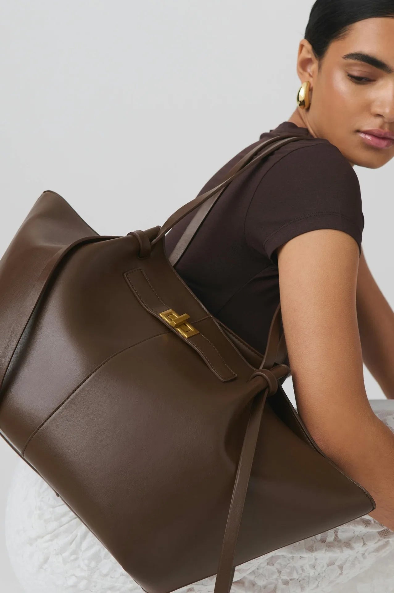 Fashion Large Capacity Trapeze Women Shoulder Bags Designer Metal Lock Handbags High-Quality Pu Leather Big Tote Commute Bag Quick Pick Grocers