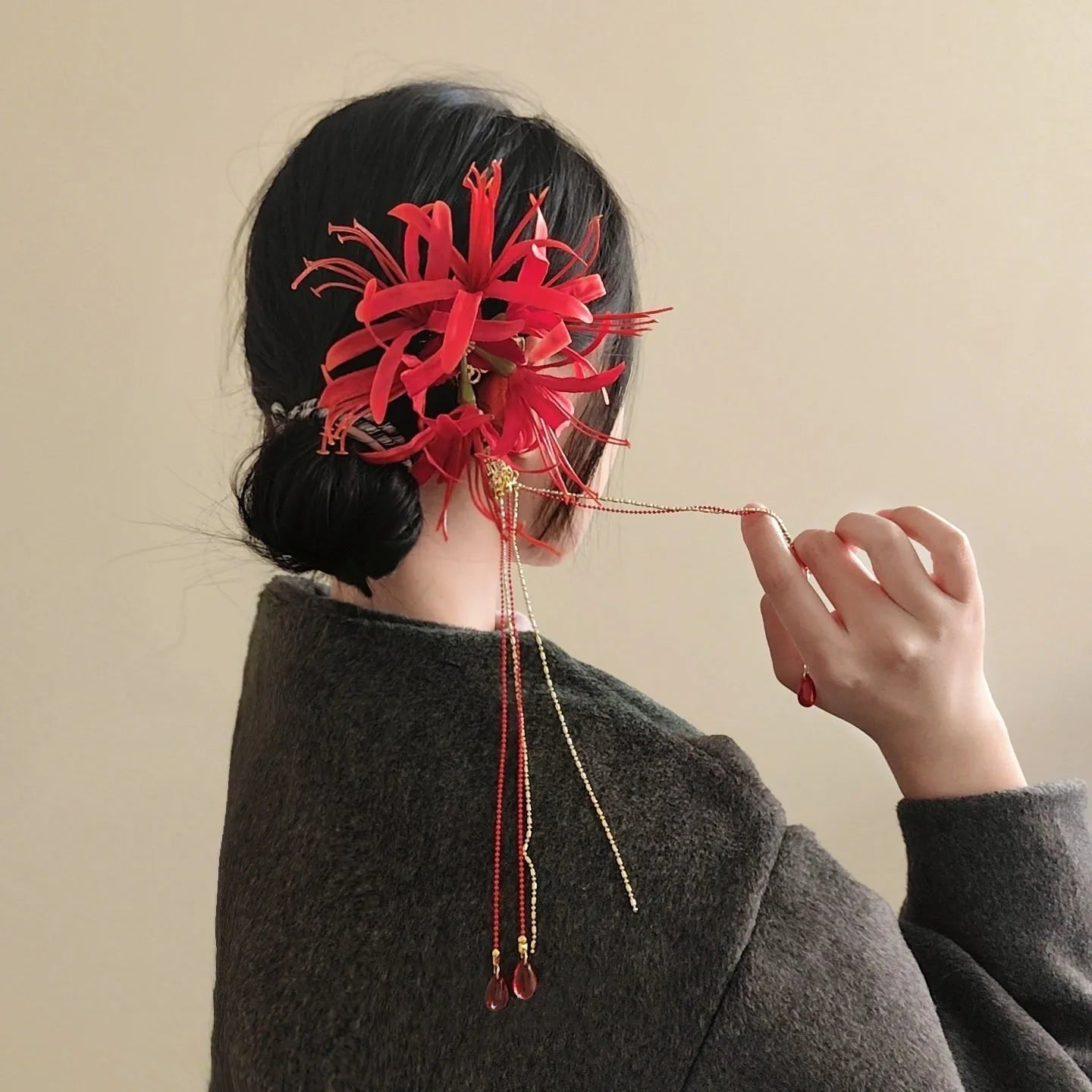 Retro Red Spider Lily Tassel Hair Clip Fabric Flower Hairpin Bride Hairwear Countryside Style Hair Accessories Quick Pick Grocers