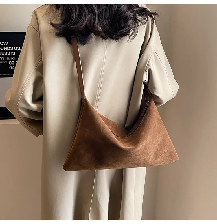 Advanced Retro Bag for Women's 2026 New Textured Frosted Shoulder Bag with Large Capacity Crossbody Commuting Tote Bag Quick Pick Grocers