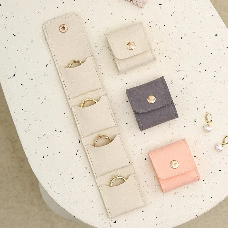 Fashion Velvet Jewelry Display Bag Container Foldable Necklace Ring Packing Bag Storage Case Earrings Organizer Jewelry Packing Quick Pick Grocers