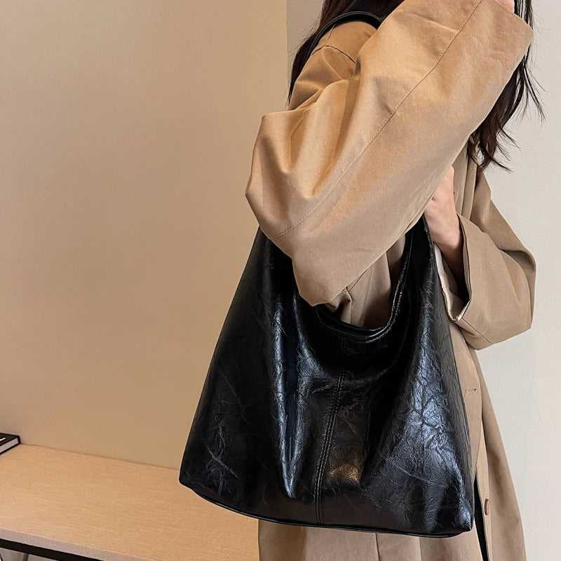 Autumn and Winter Vintage Women's Bag Large Capacity Suede Shoulder Bag Solid Color Simple Casual Commuter Bag Retro Handbags Quick Pick Grocers