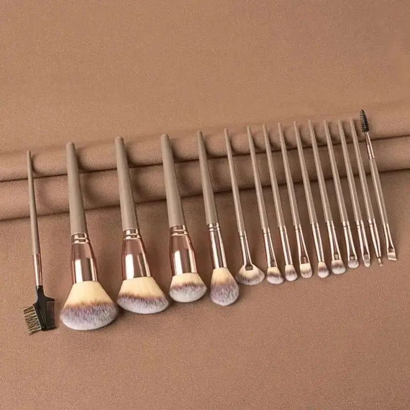 Makeup Brush Set Soft Fluffy Professiona Cosmetic Foundation Powder Eyeshadow Kabuki Blending Make Up Brush Beauty Tool Makeup Econic Blanks