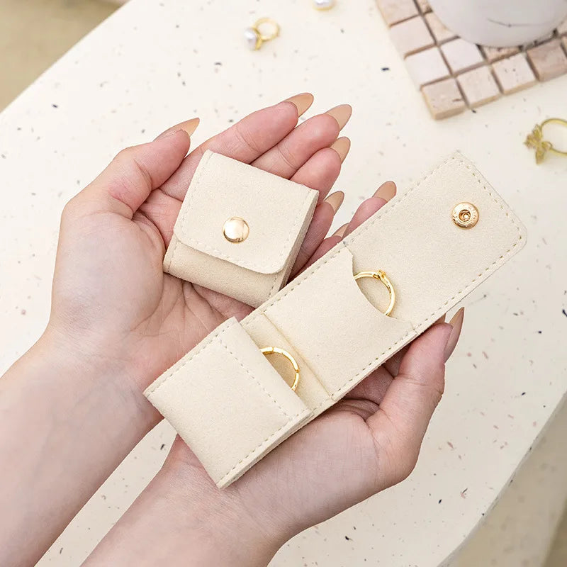 Fashion Velvet Jewelry Display Bag Container Foldable Necklace Ring Packing Bag Storage Case Earrings Organizer Jewelry Packing Quick Pick Grocers