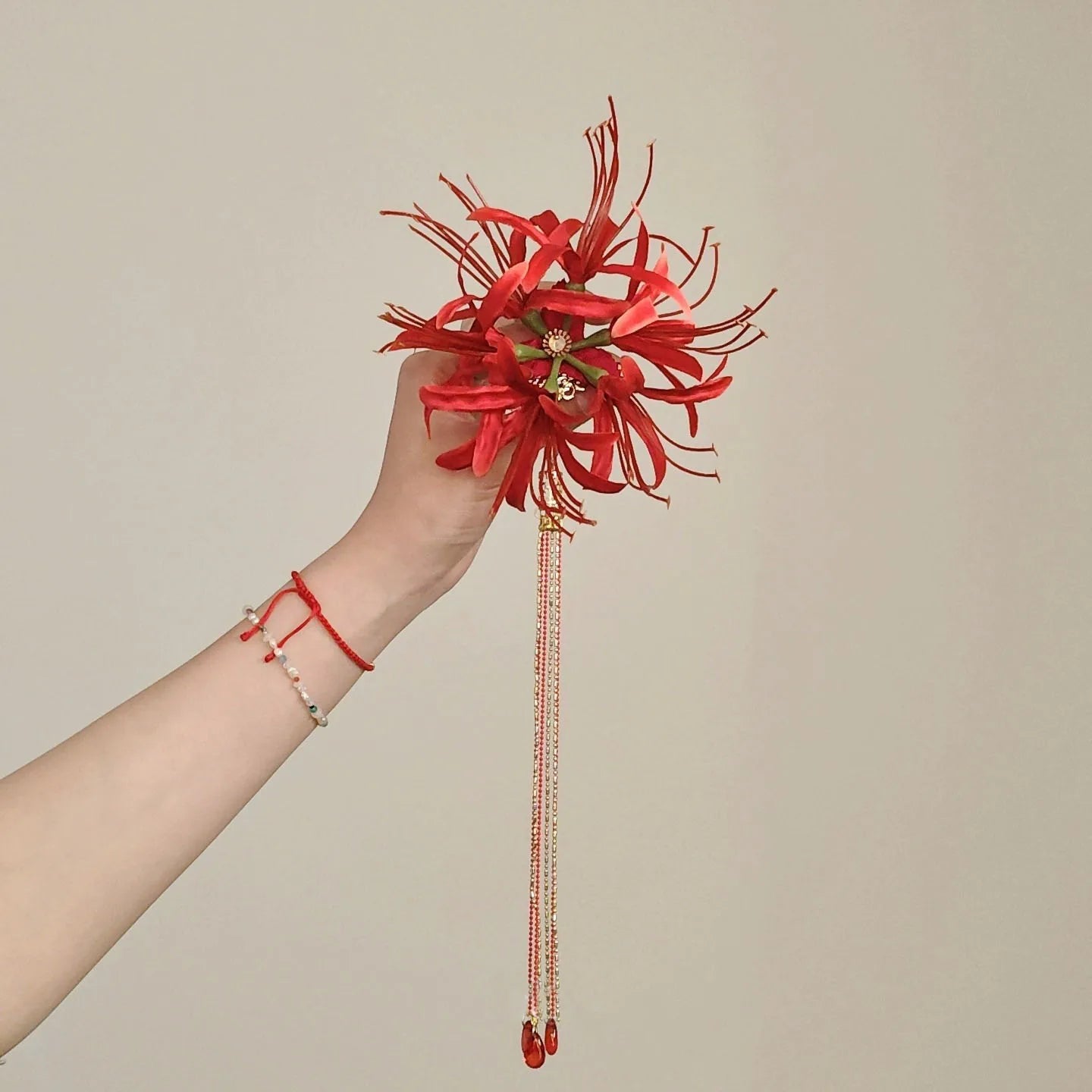 Retro Red Spider Lily Tassel Hair Clip Fabric Flower Hairpin Bride Hairwear Countryside Style Hair Accessories Quick Pick Grocers