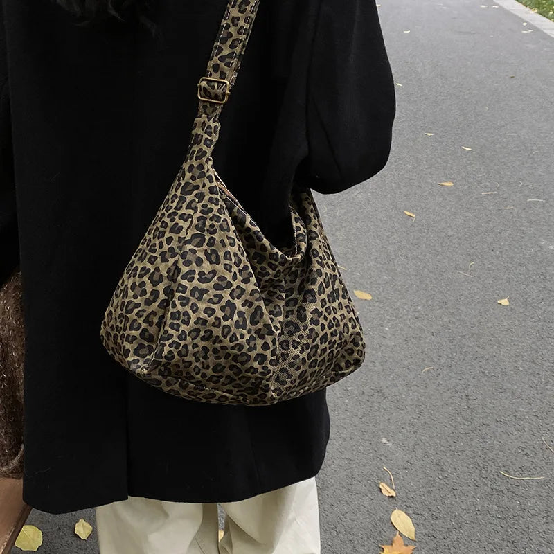 Trendy Casual Soft Textile Women's Shoulder Bag Large Capacity Leopard Print Female Retro Crossbody Bag For Commute Outings Quick Pick Grocers