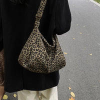 Trendy Casual Soft Textile Women's Shoulder Bag Large Capacity Leopard Print Female Retro Crossbody Bag For Commute Outings Quick Pick Grocers