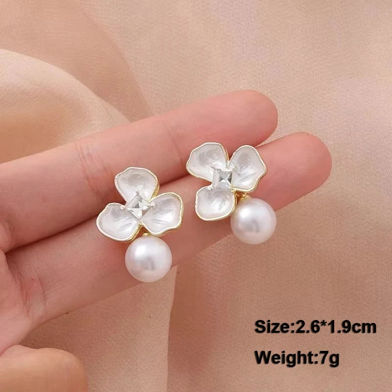 Pure White Women's Dangle Earrings Blooming Flower Acrylic Enamel Butterfly Imitation Pearl Heart Hanging Earrings Elegant brinc Econic Blanks