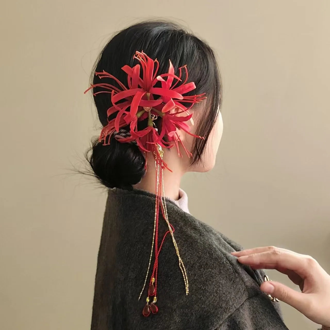 Retro Red Spider Lily Tassel Hair Clip Fabric Flower Hairpin Bride Hairwear Countryside Style Hair Accessories Quick Pick Grocers