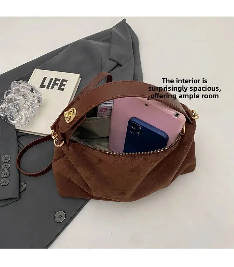 Advanced Retro Bag for Women's 2026 New Textured Frosted Shoulder Bag with Large Capacity Crossbody Commuting Tote Bag Quick Pick Grocers