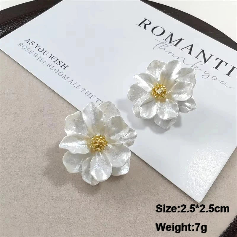 Pure White Women's Dangle Earrings Blooming Flower Acrylic Enamel Butterfly Imitation Pearl Heart Hanging Earrings Elegant brinc Econic Blanks