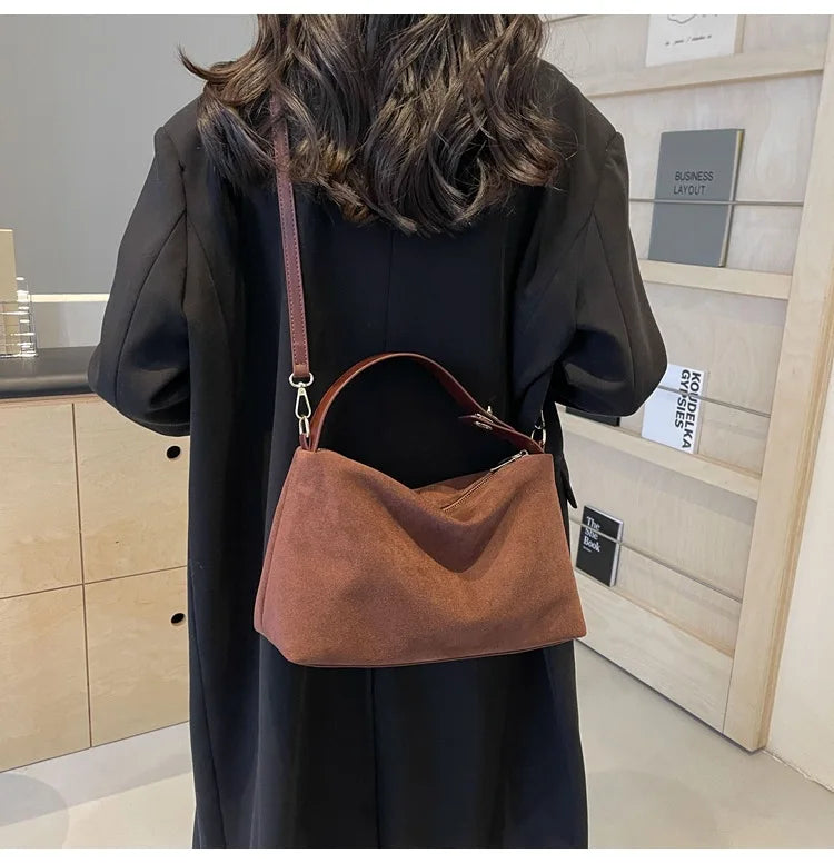 Advanced Retro Bag for Women's 2026 New Textured Frosted Shoulder Bag with Large Capacity Crossbody Commuting Tote Bag Quick Pick Grocers