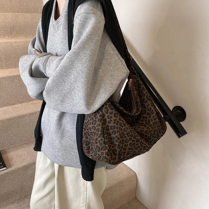 Trendy Casual Soft Textile Women's Shoulder Bag Large Capacity Leopard Print Female Retro Crossbody Bag For Commute Outings Quick Pick Grocers