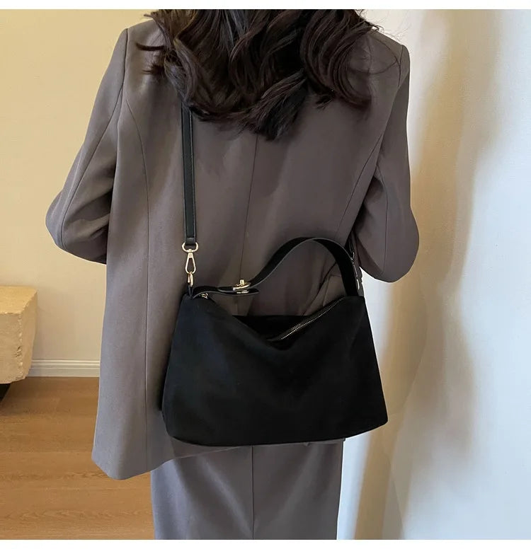Advanced Retro Bag for Women's 2026 New Textured Frosted Shoulder Bag with Large Capacity Crossbody Commuting Tote Bag Quick Pick Grocers