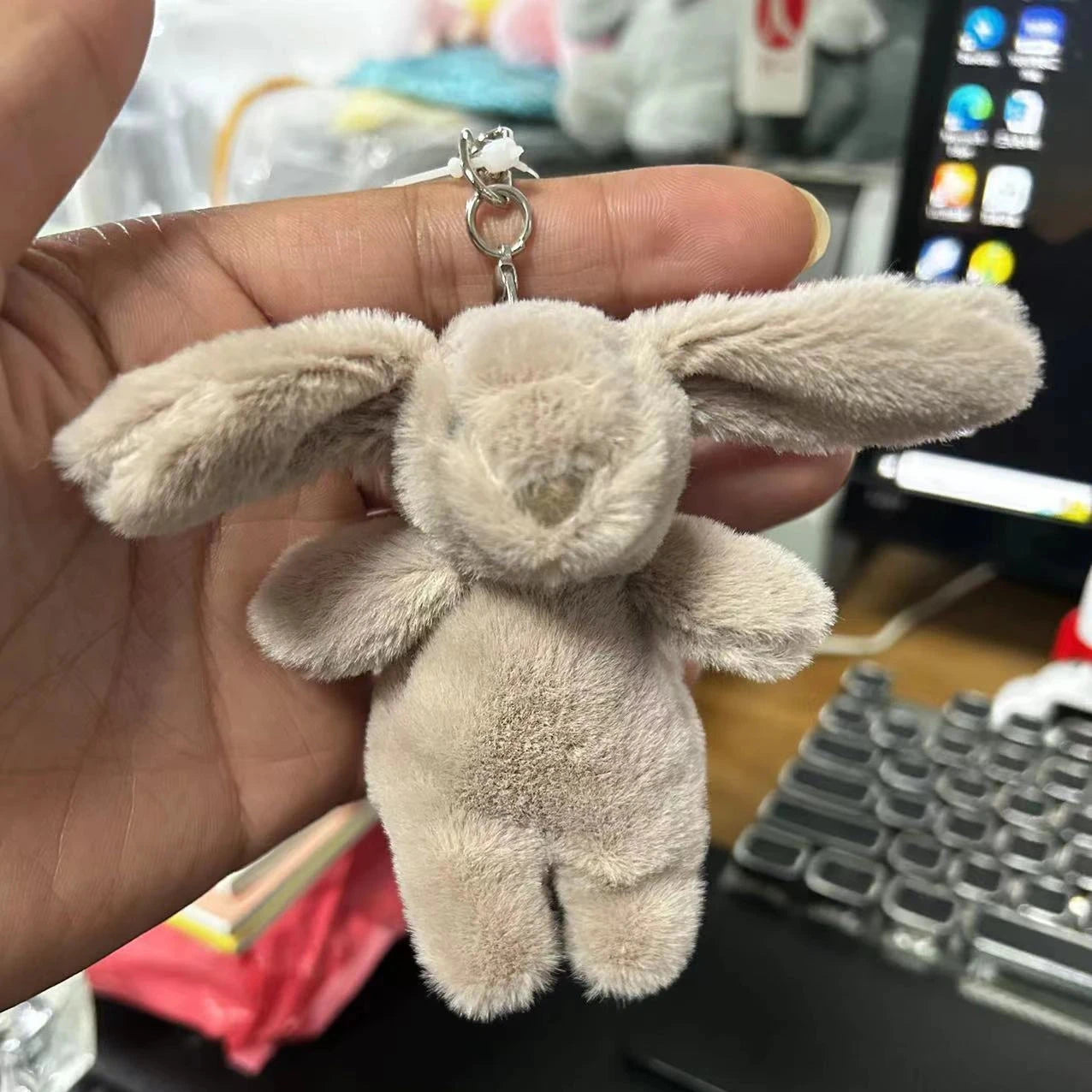 Stuffed Animals Cute Cartoon Rabbit Keychain Love Pompom Trinket Toy Girl Bag Car Keychain Mobile Phone Pendant Jewelry Gift Econic Blanks