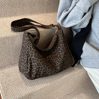 Trendy Casual Soft Textile Women's Shoulder Bag Large Capacity Leopard Print Female Retro Crossbody Bag For Commute Outings Quick Pick Grocers