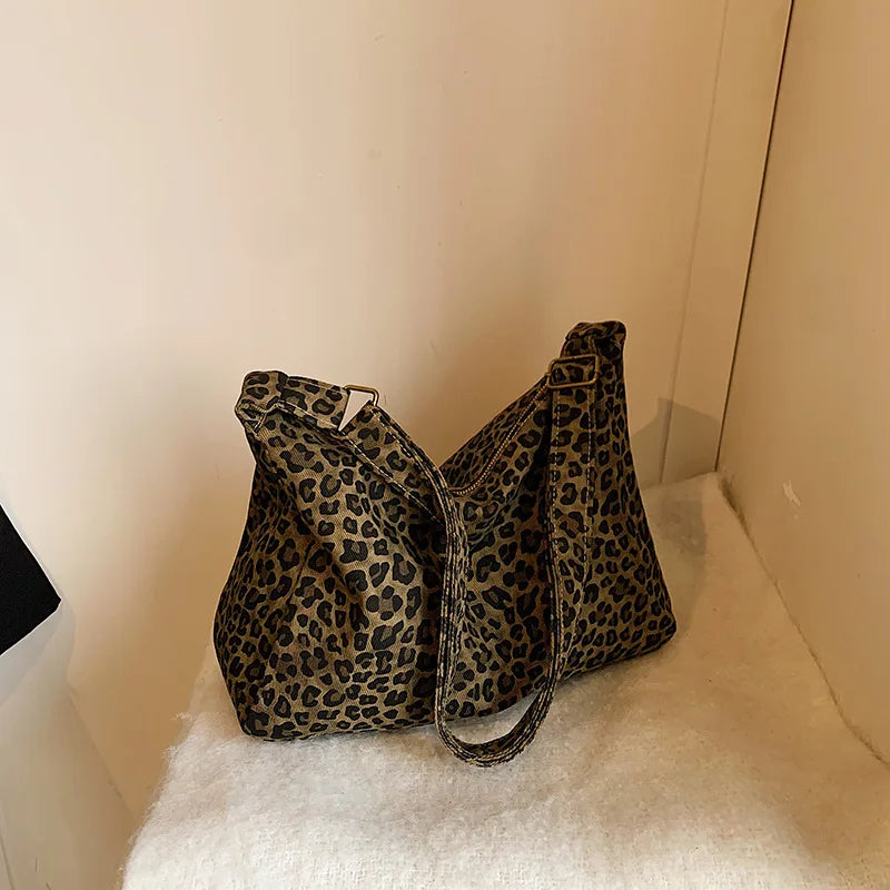 Trendy Casual Soft Textile Women's Shoulder Bag Large Capacity Leopard Print Female Retro Crossbody Bag For Commute Outings Quick Pick Grocers