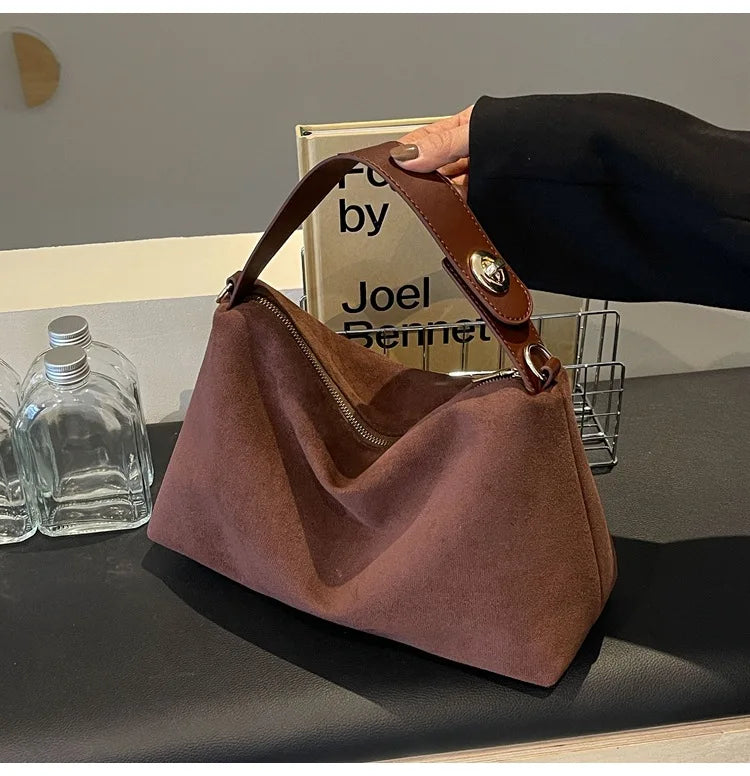 Advanced Retro Bag for Women's 2026 New Textured Frosted Shoulder Bag with Large Capacity Crossbody Commuting Tote Bag Quick Pick Grocers
