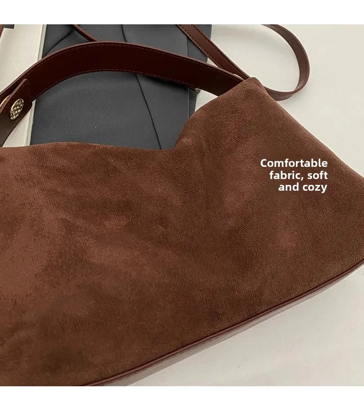 Advanced Retro Bag for Women's 2026 New Textured Frosted Shoulder Bag with Large Capacity Crossbody Commuting Tote Bag Quick Pick Grocers