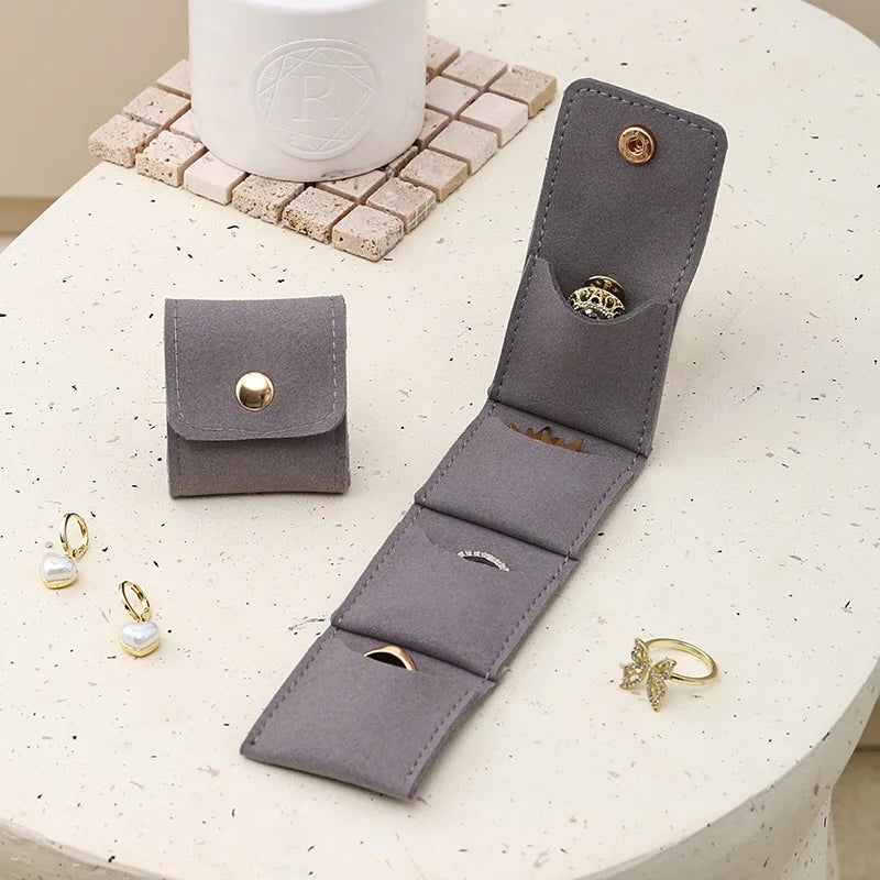 Fashion Velvet Jewelry Display Bag Container Foldable Necklace Ring Packing Bag Storage Case Earrings Organizer Jewelry Packing Quick Pick Grocers