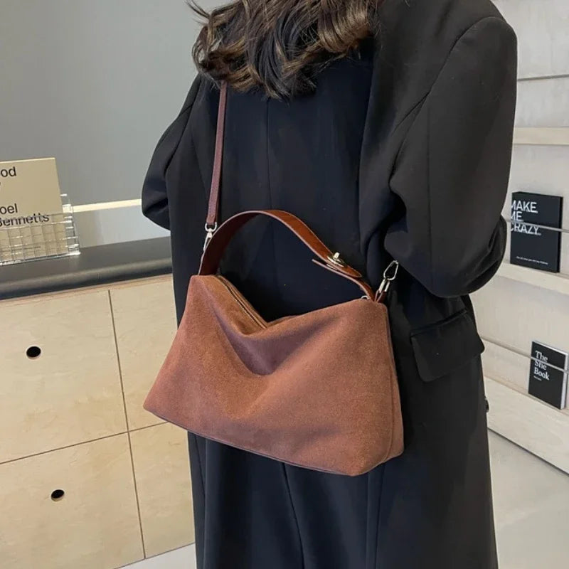 Advanced Retro Bag for Women's 2026 New Textured Frosted Shoulder Bag with Large Capacity Crossbody Commuting Tote Bag Quick Pick Grocers